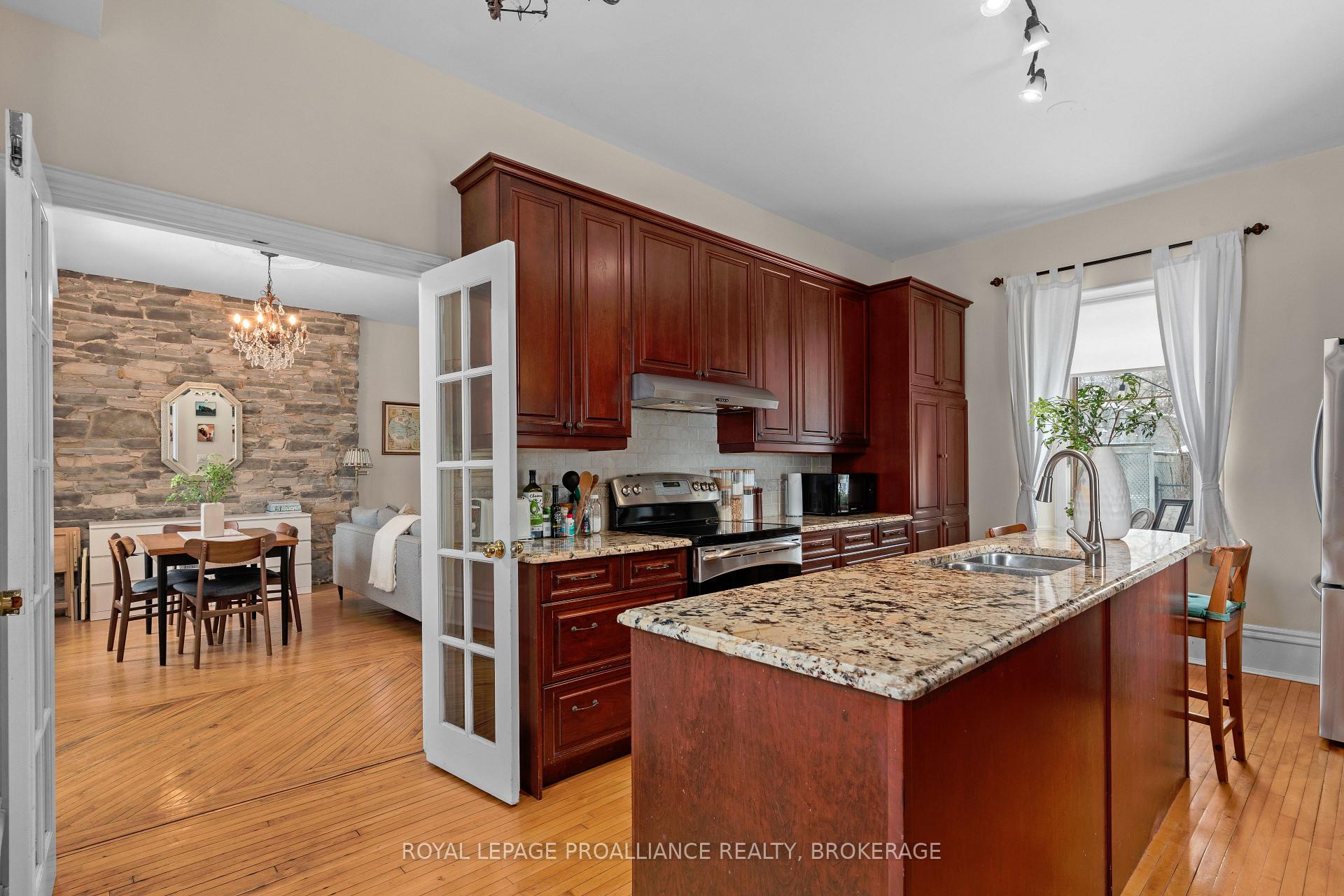 Photo 8 of 21 Earl Street, Kingston, Central City East — HOMEH