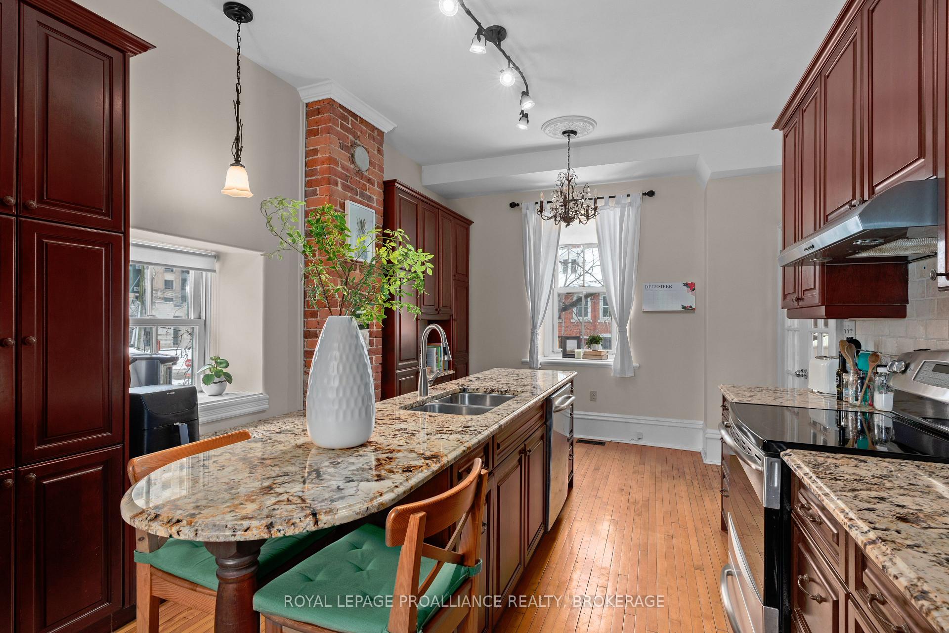 Photo 10 of 21 Earl Street, Kingston, Central City East — HOMEH