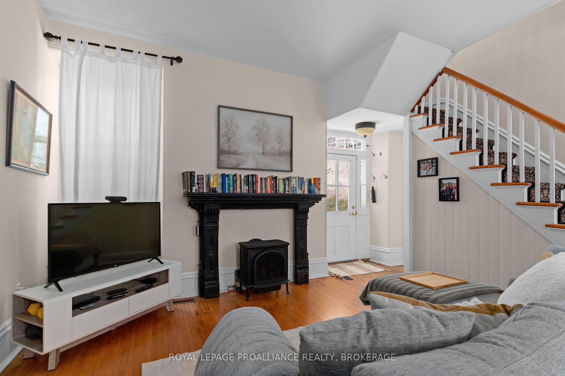 Photo 19 of 21 Earl Street, Kingston, Central City East — HOMEH