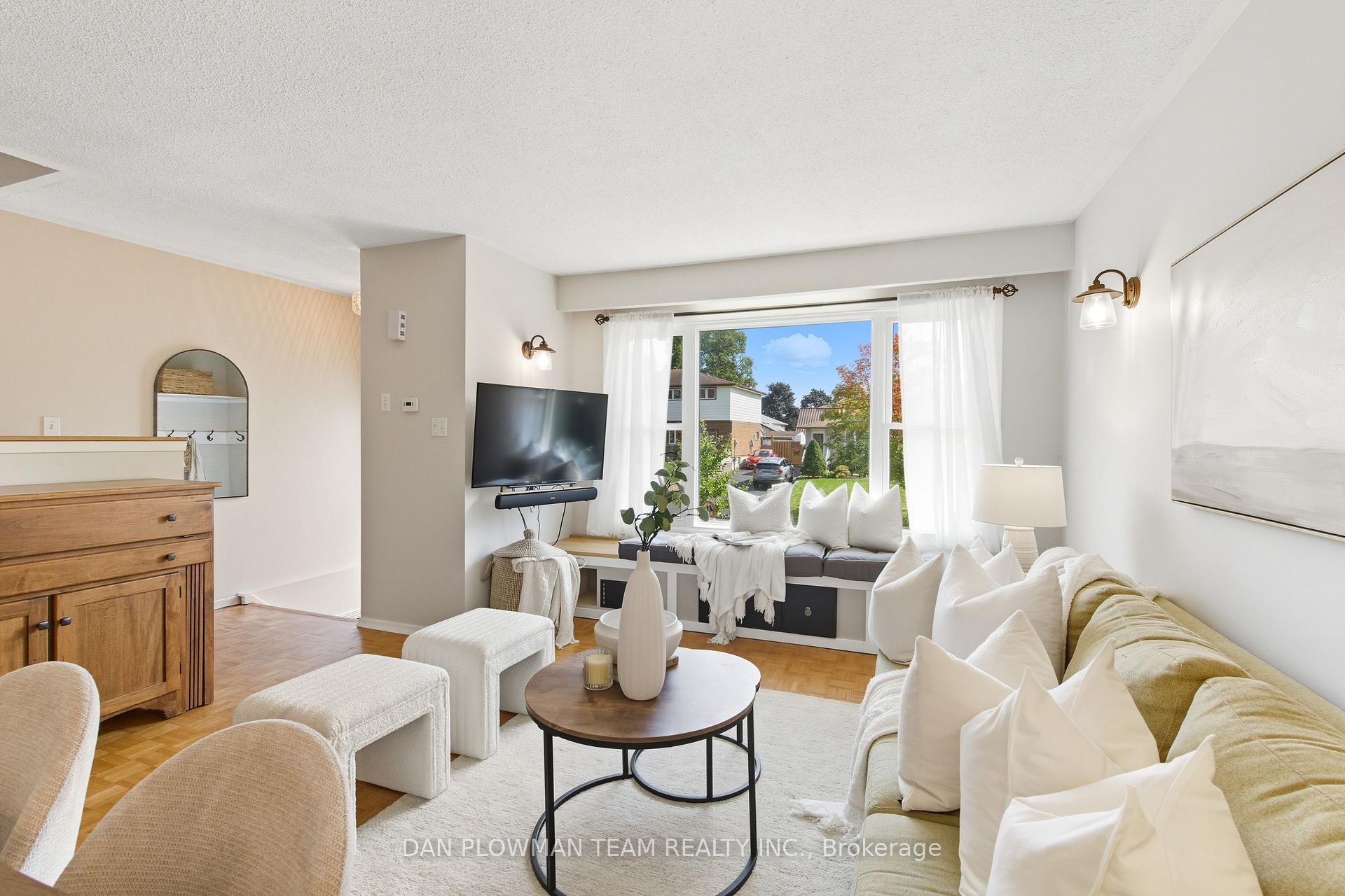Photo 5 of 387 Surrey Drive, Oshawa, Eastdale — HOMEH