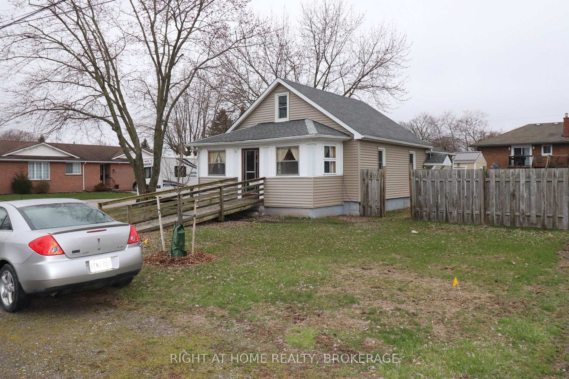 Photo 2 of 91 Knoll Street, Port Colborne, Main Street — HOMEH