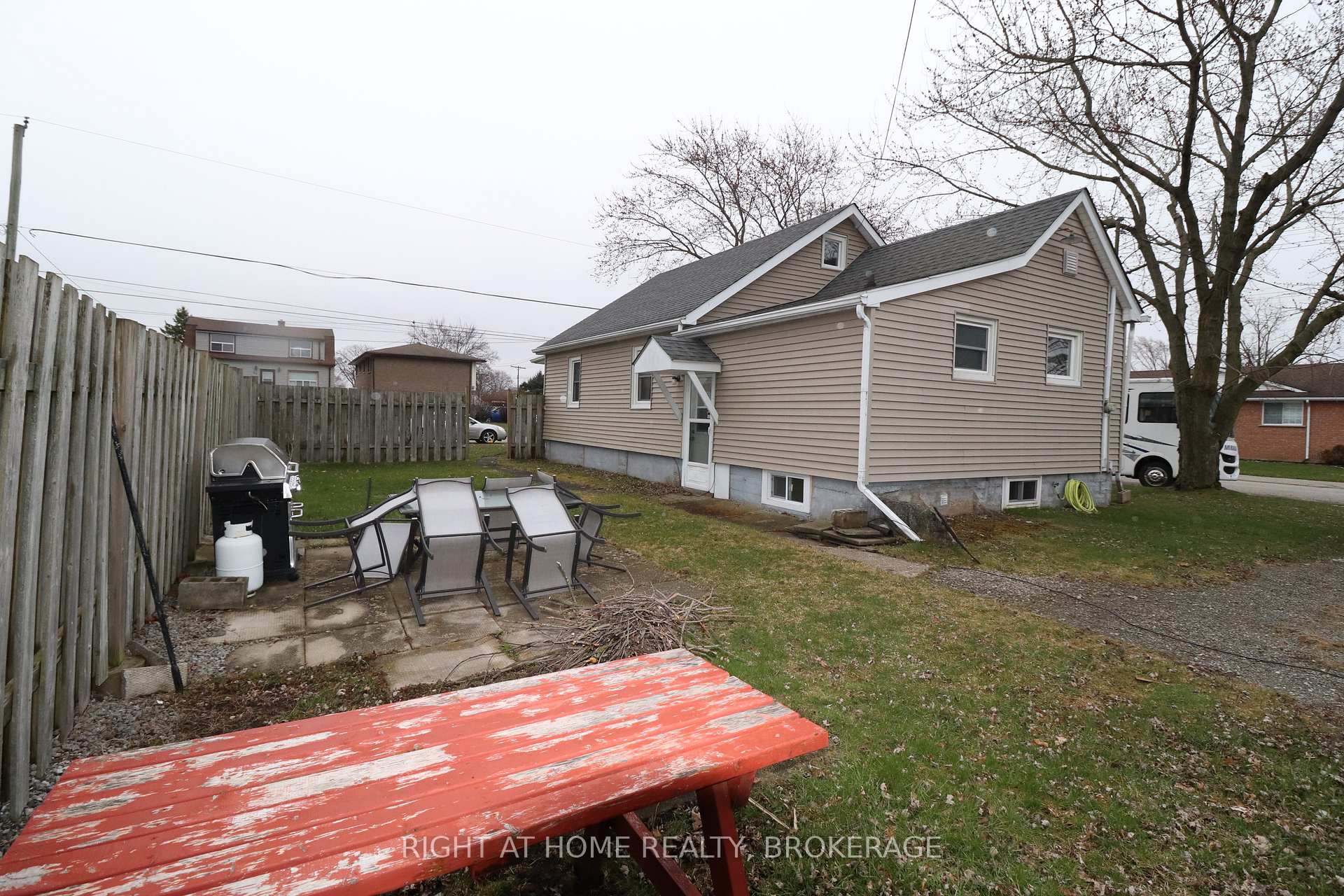 Photo 5 of 91 Knoll Street, Port Colborne, Main Street — HOMEH