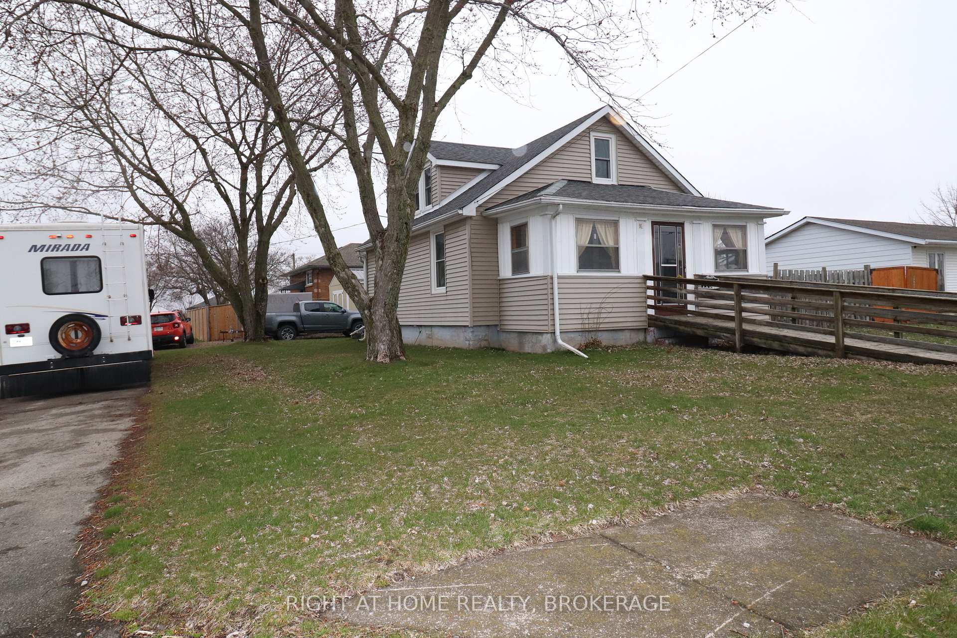 Photo 25 of 91 Knoll Street, Port Colborne, Main Street — HOMEH