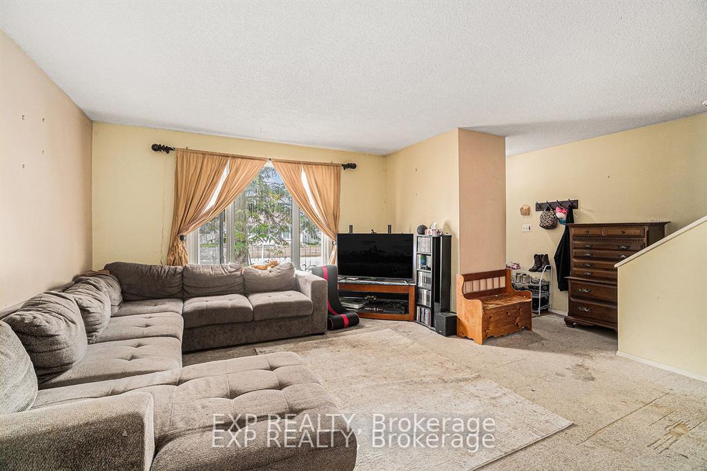 Photo 4 of 983 MacKenzie Road, Prescott — HOMEH