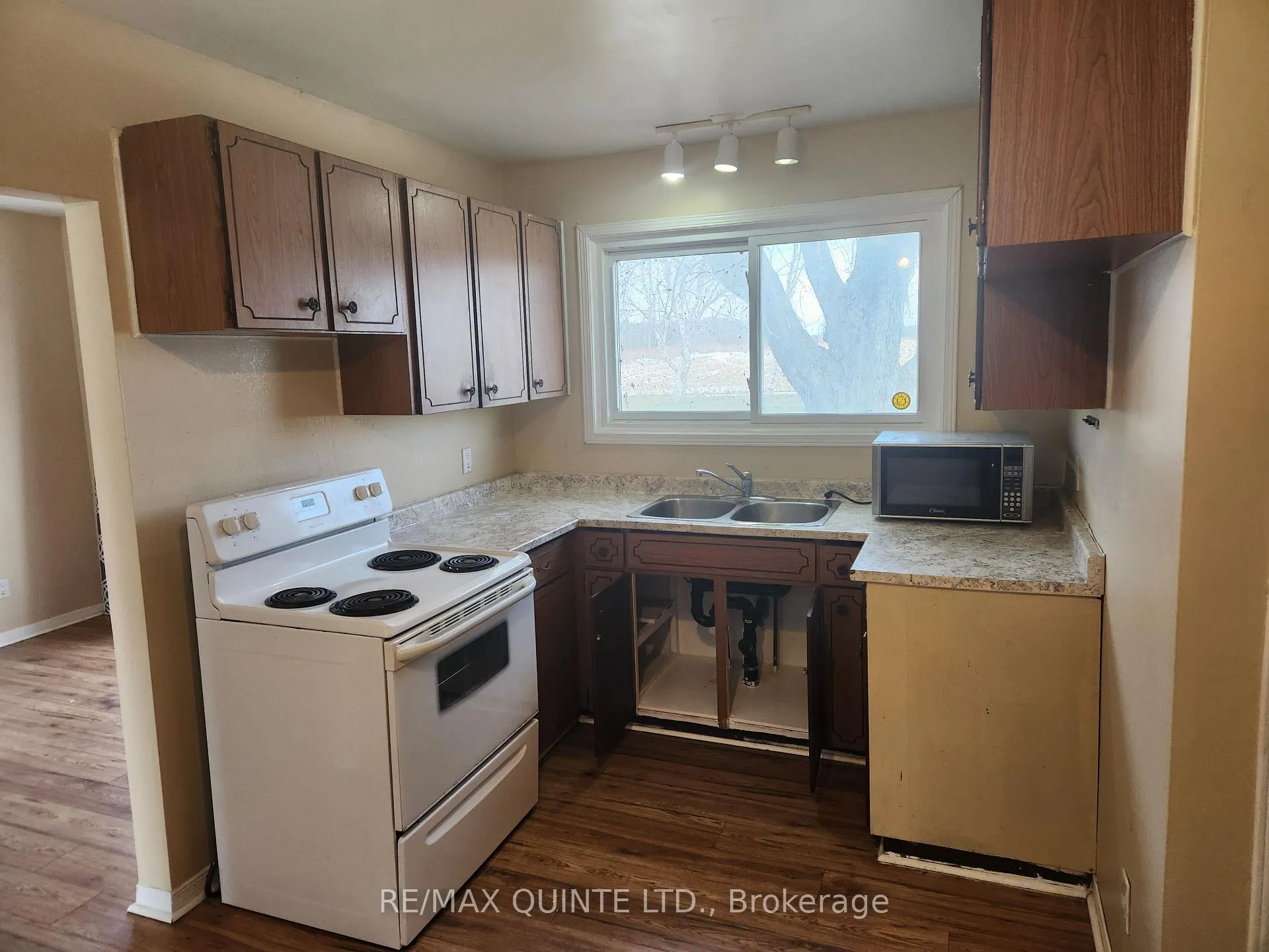 Photo 20 of 18 Conley Road, Prince Edward County, Hallowell Ward — HOMEH