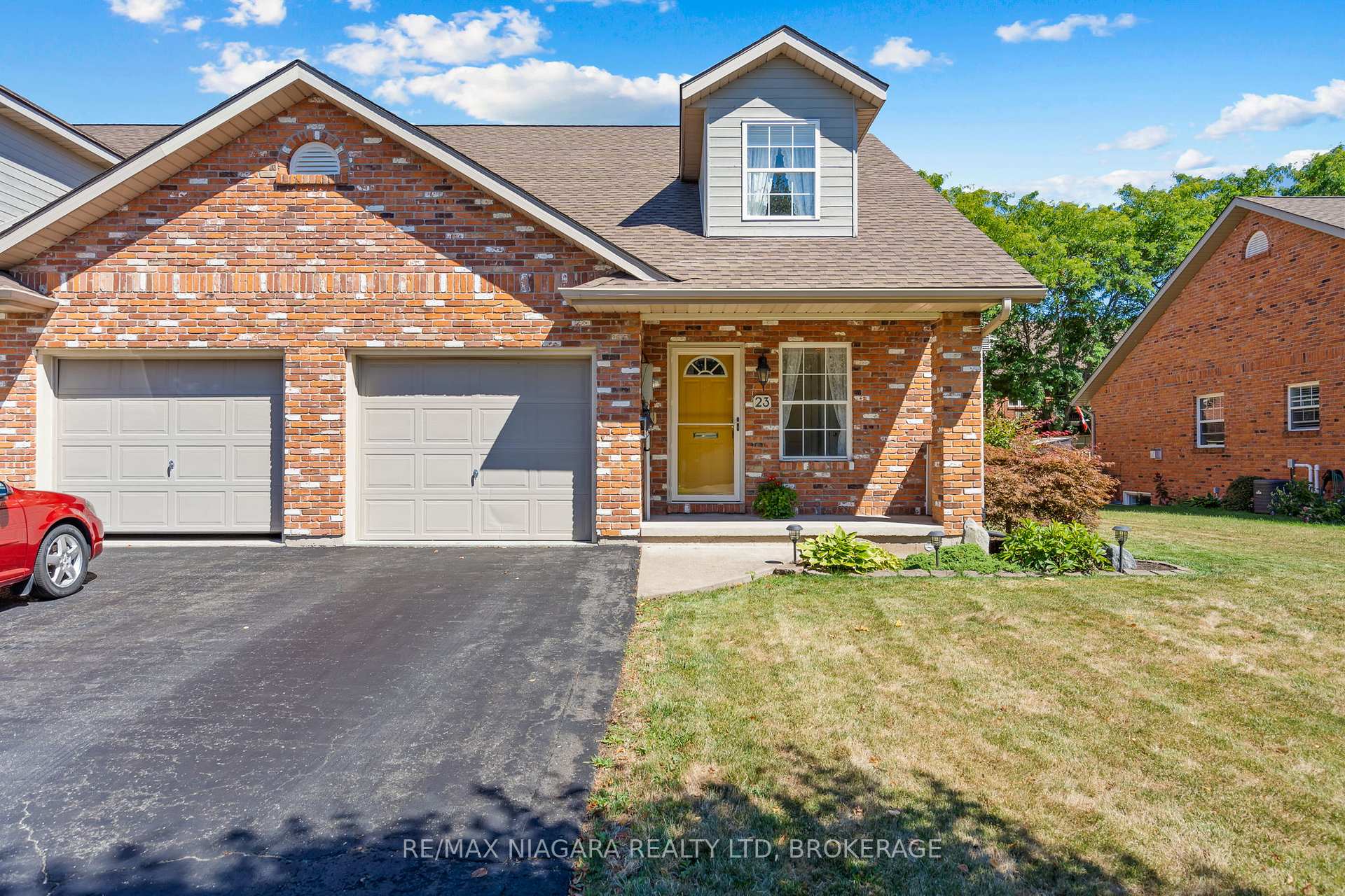 Photo 3 of 23 Portal Drive, Port Colborne, Sugarloaf — HOMEH