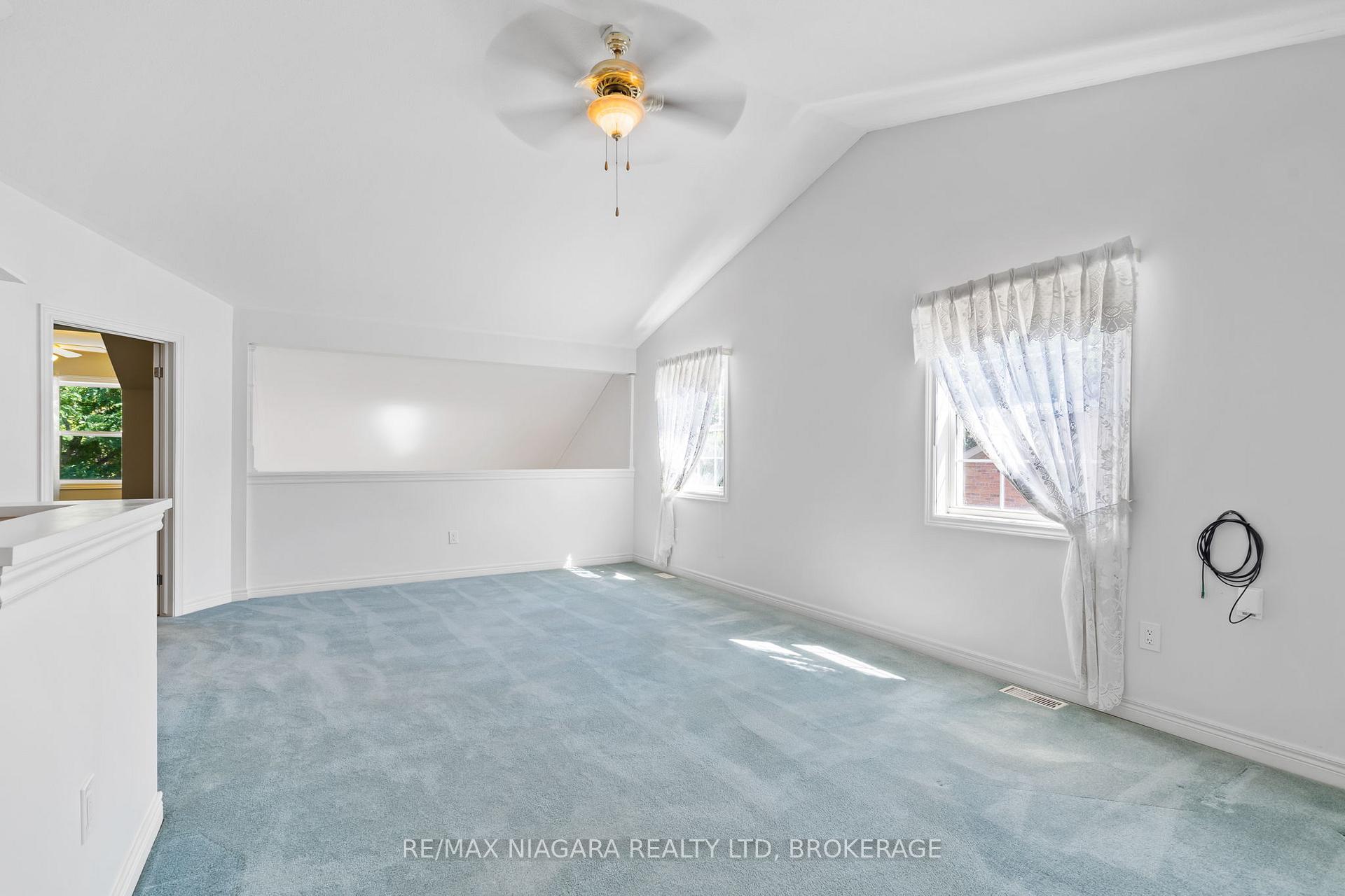 Photo 20 of 23 Portal Drive, Port Colborne, Sugarloaf — HOMEH