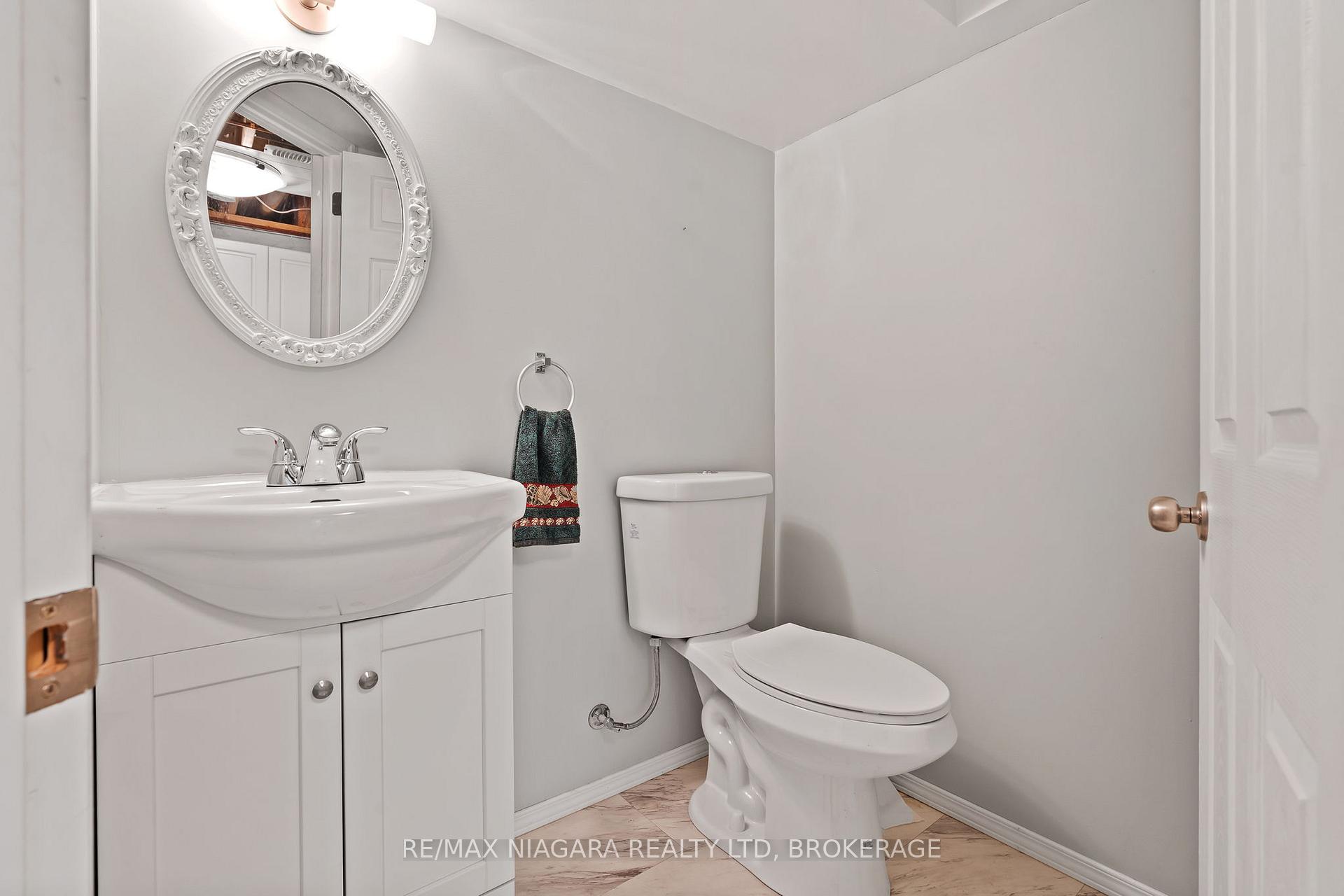 Photo 29 of 23 Portal Drive, Port Colborne, Sugarloaf — HOMEH