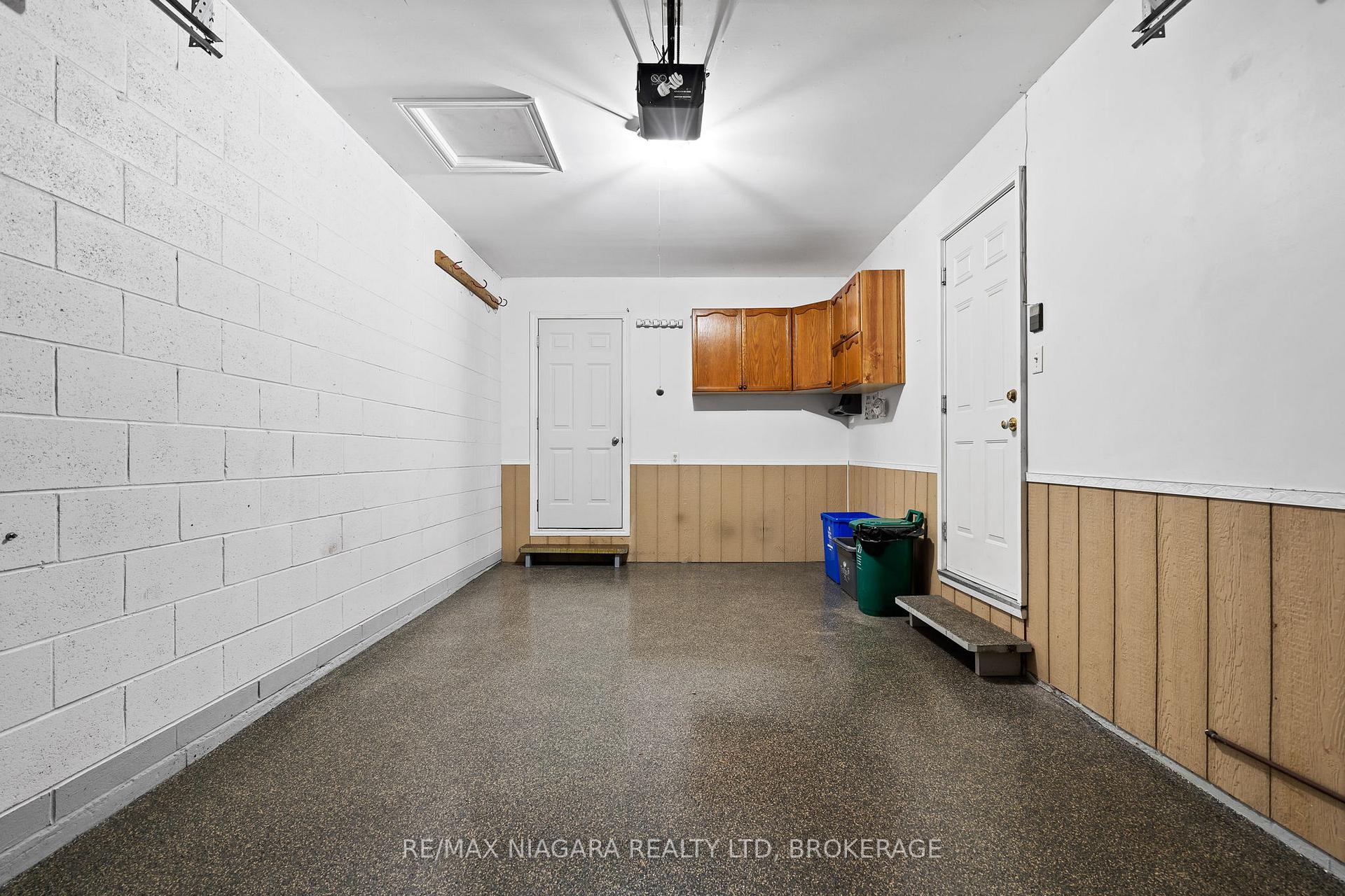 Photo 31 of 23 Portal Drive, Port Colborne, Sugarloaf — HOMEH