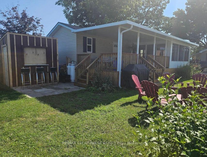 Front of 45 Quarry View Village