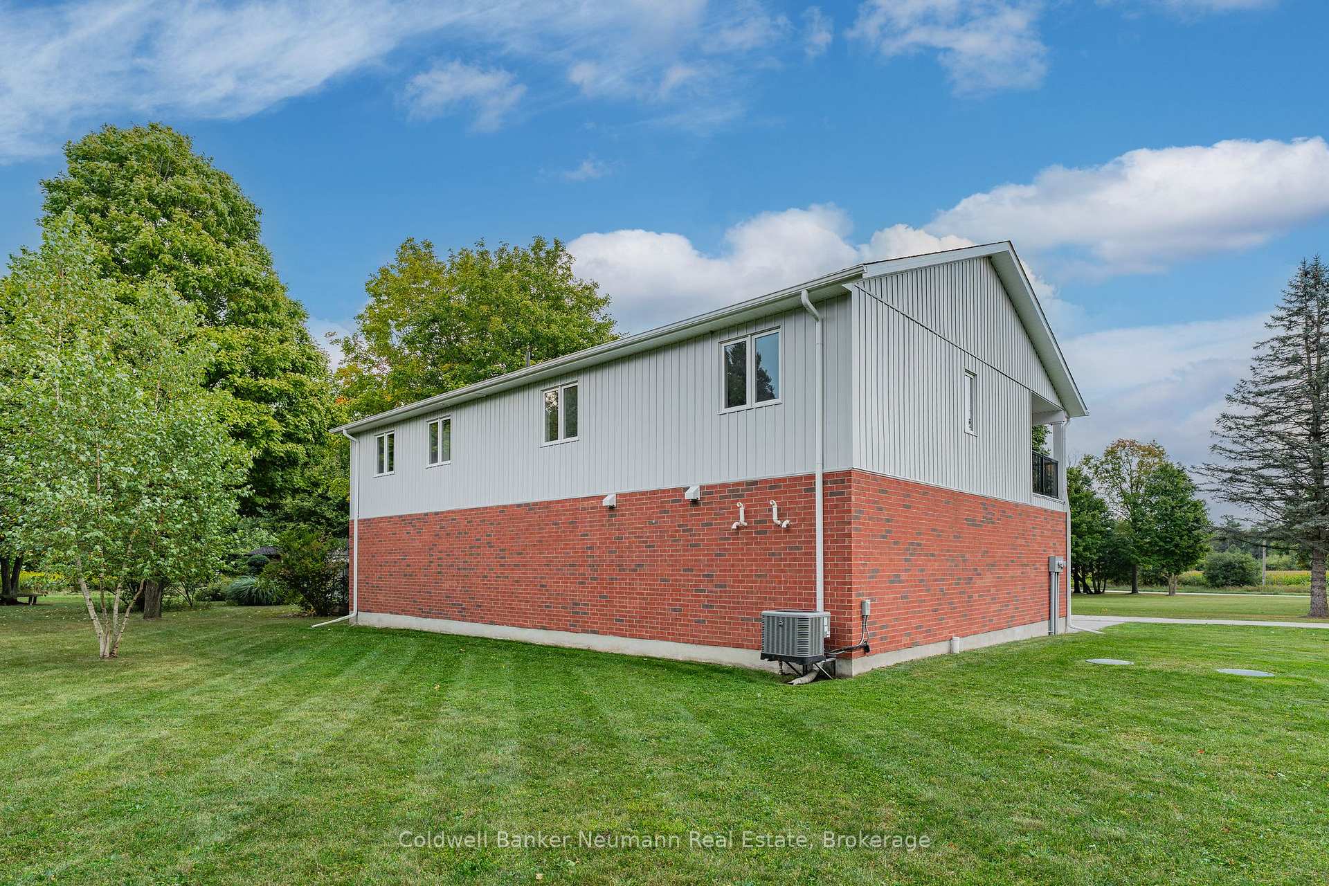 Photo 33 of 211 Carter Road, Puslinch, Rural Puslinch East — HOMEH