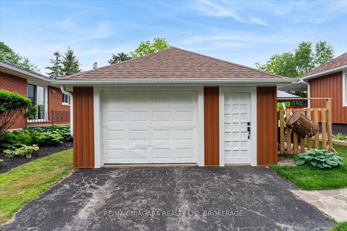 Photo 4 of 56 Oakridge Crescent, Port Colborne, Sugarloaf — HOMEH