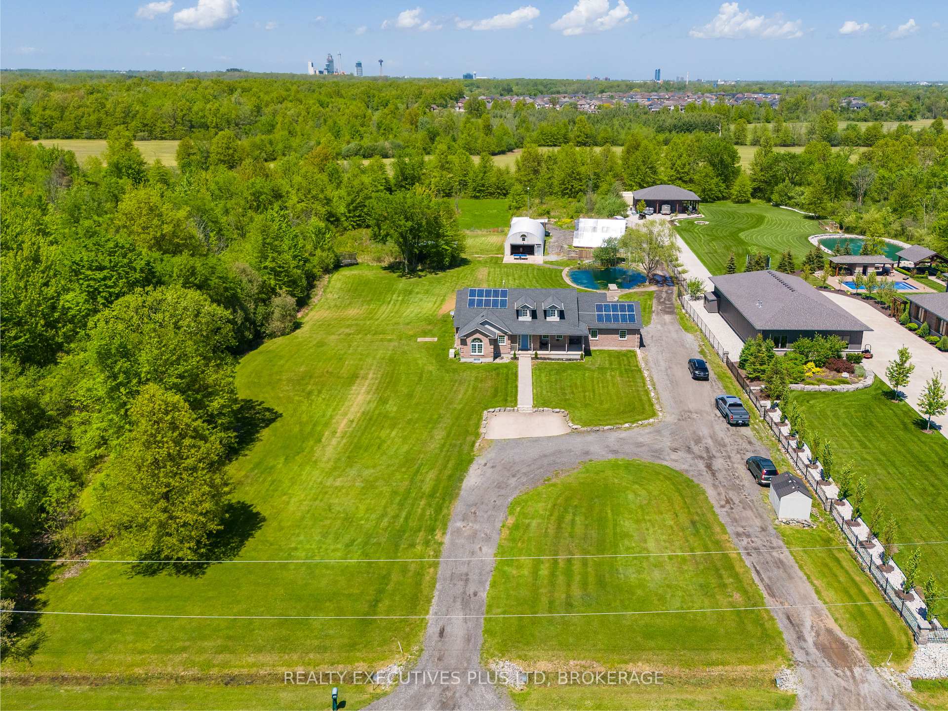 Photo 3 of 4531 Weaver Road, Niagara Falls, Lyons Creek — HOMEH
