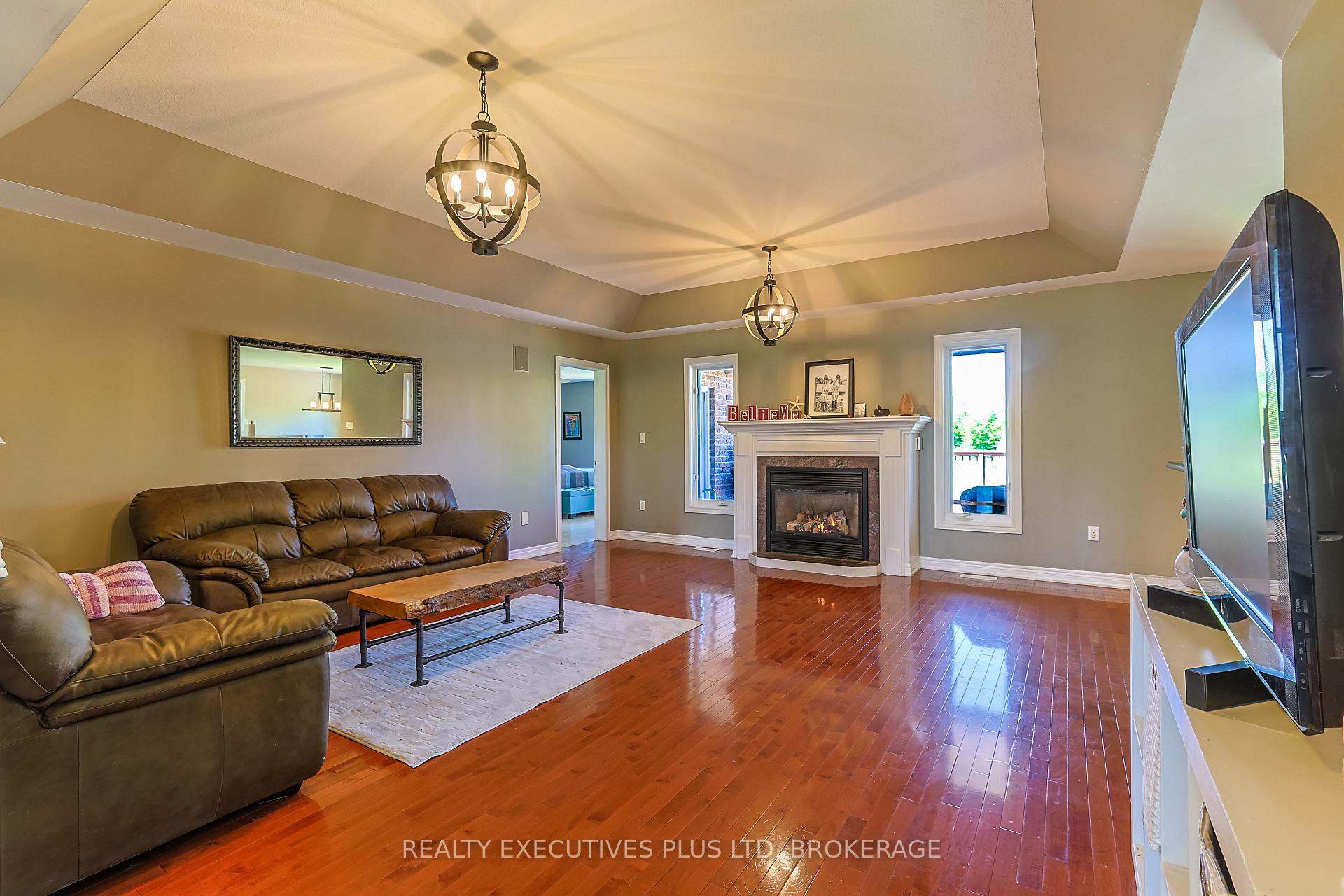 Photo 25 of 4531 Weaver Road, Niagara Falls, Lyons Creek — HOMEH