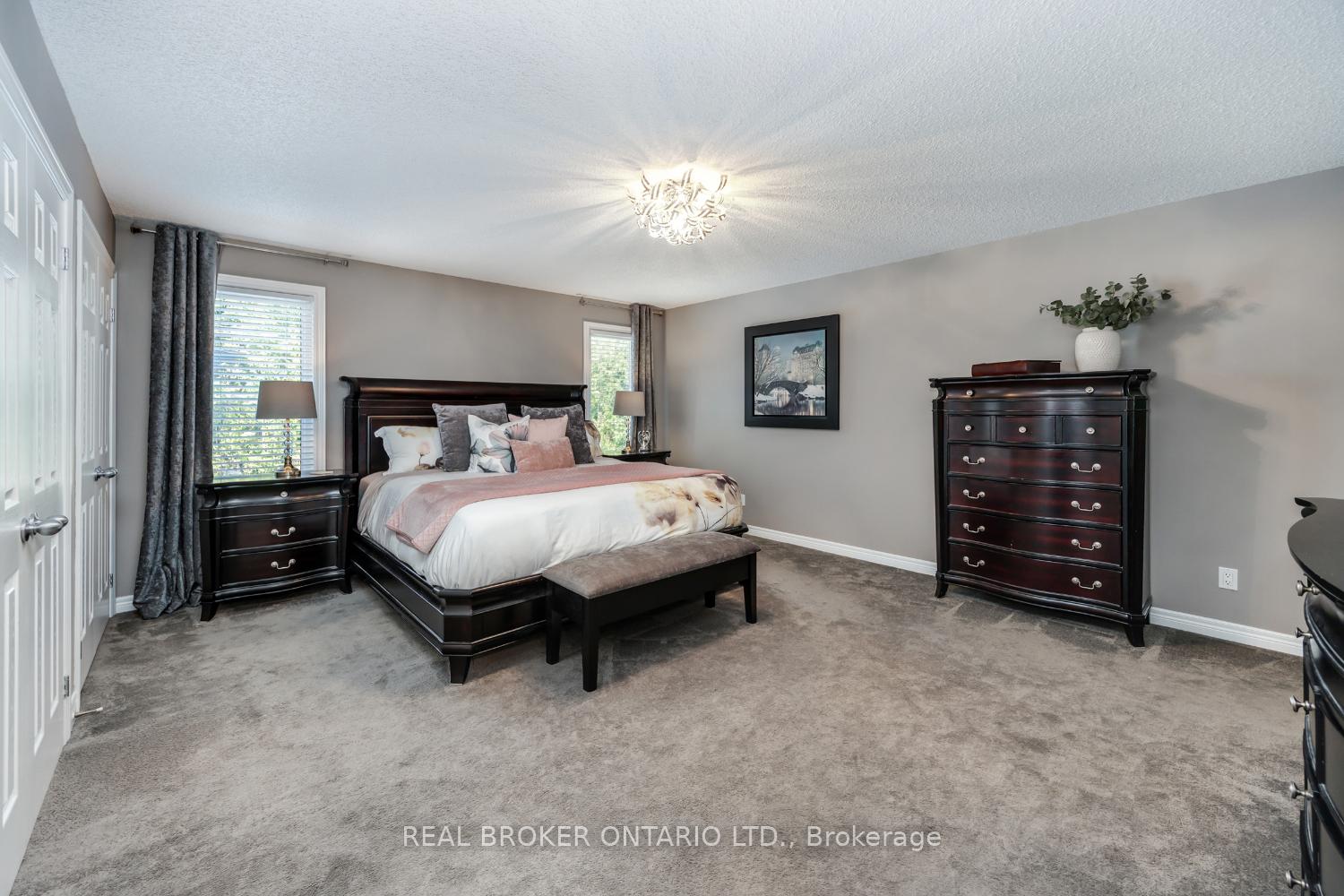 Photo 3 of 941 Greenleaf Circle, Oshawa, Taunton — HOMEH