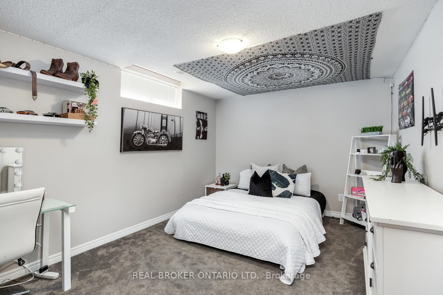 Photo 7 of 941 Greenleaf Circle, Oshawa, Taunton — HOMEH