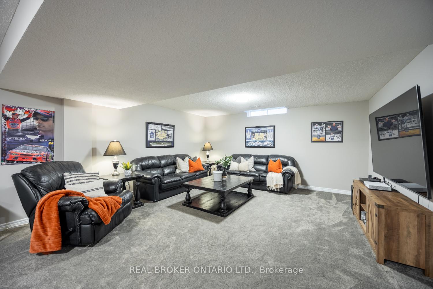 Photo 10 of 941 Greenleaf Circle, Oshawa, Taunton — HOMEH