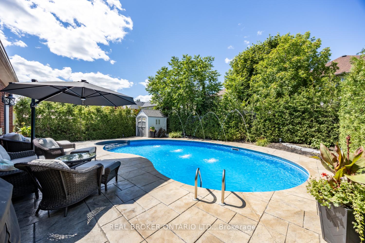 Photo 13 of 941 Greenleaf Circle, Oshawa, Taunton — HOMEH