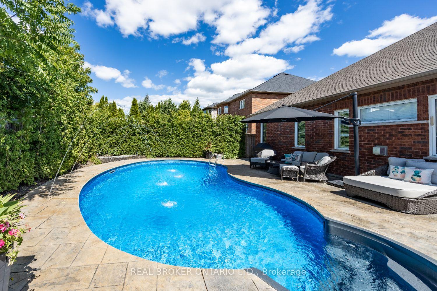 Photo 15 of 941 Greenleaf Circle, Oshawa, Taunton — HOMEH