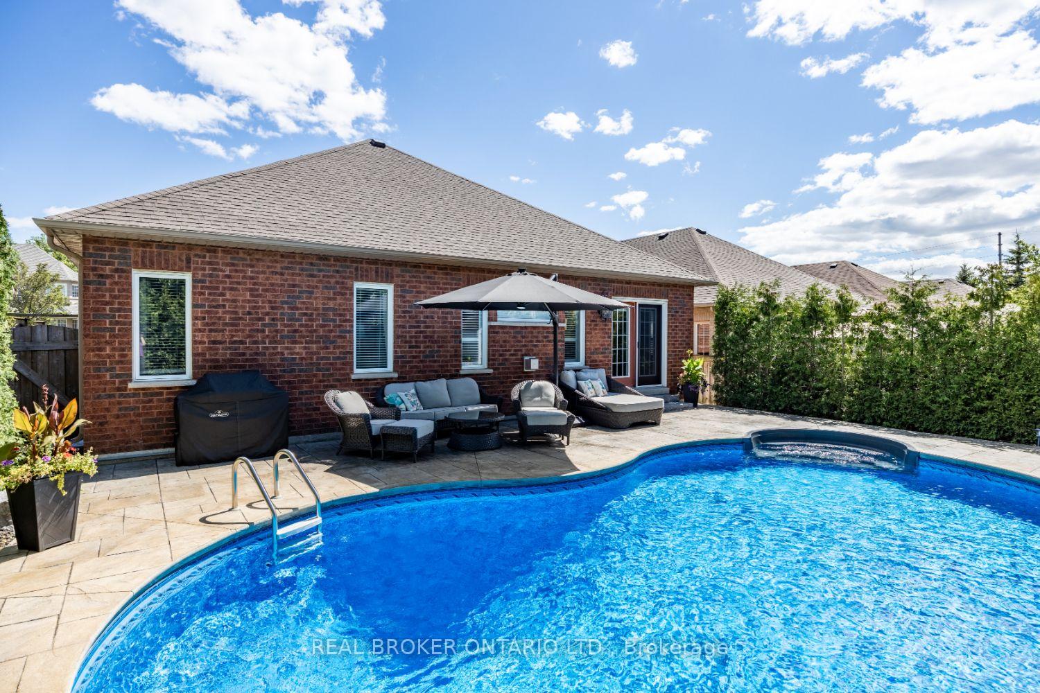 Photo 18 of 941 Greenleaf Circle, Oshawa, Taunton — HOMEH