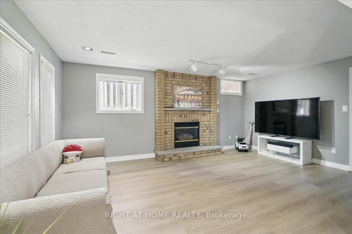 Photo 35 of 842 Primrose Court, Pickering, Liverpool — HOMEH
