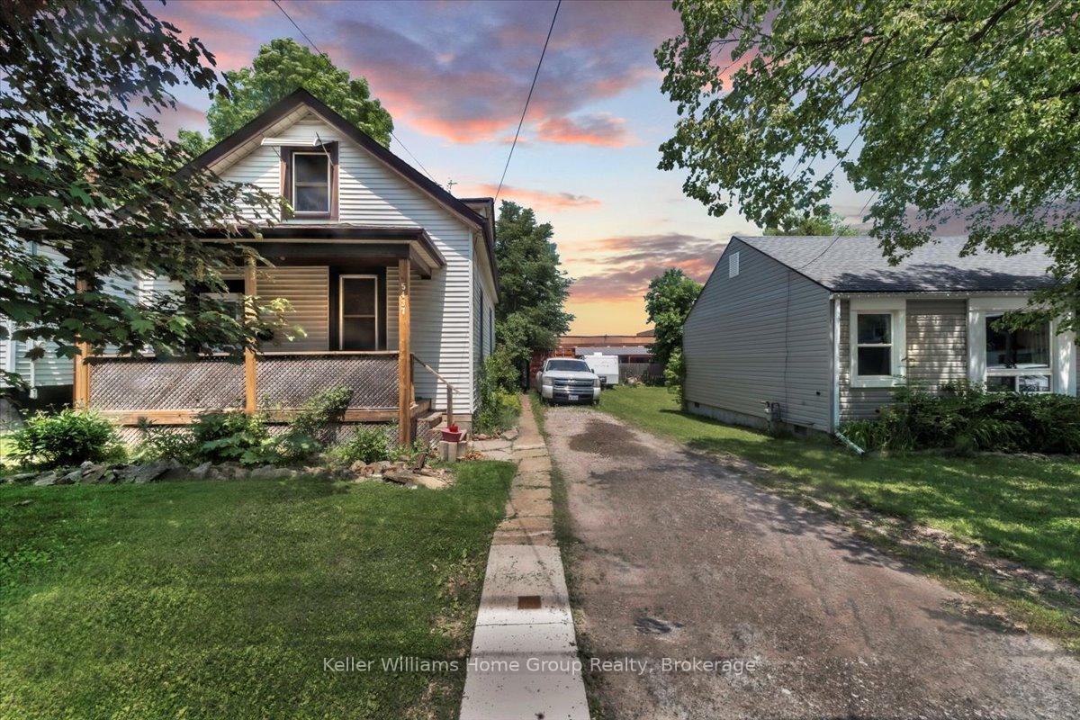Photo 1 of 5437 Hamilton Street, Niagara Falls, Downtown — HOMEH