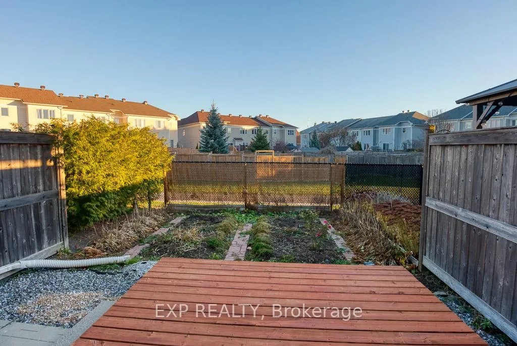 Photo 3 of 513 Coldwater Crescent, Ottawa, Kanata - Emerald Meadows/Trailwest — HOMEH