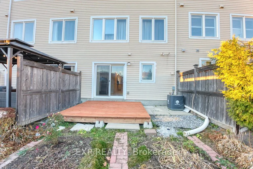 Photo 4 of 513 Coldwater Crescent, Ottawa, Kanata - Emerald Meadows/Trailwest — HOMEH