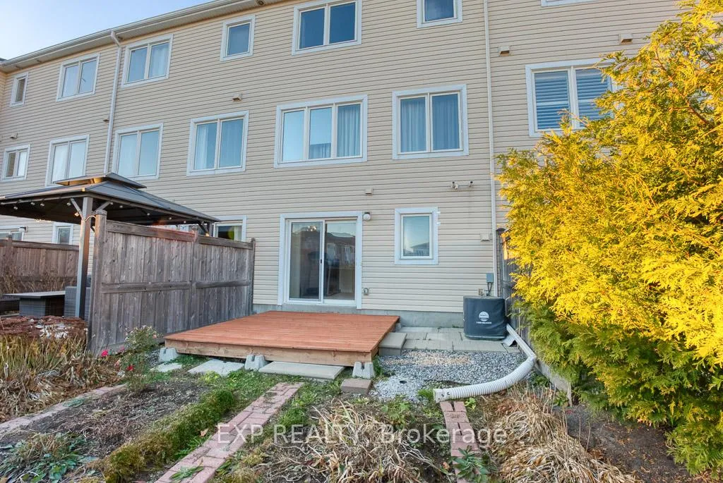 Photo 5 of 513 Coldwater Crescent, Ottawa, Kanata - Emerald Meadows/Trailwest — HOMEH