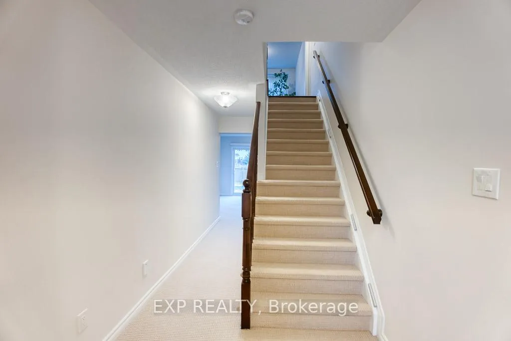Photo 6 of 513 Coldwater Crescent, Ottawa, Kanata - Emerald Meadows/Trailwest — HOMEH