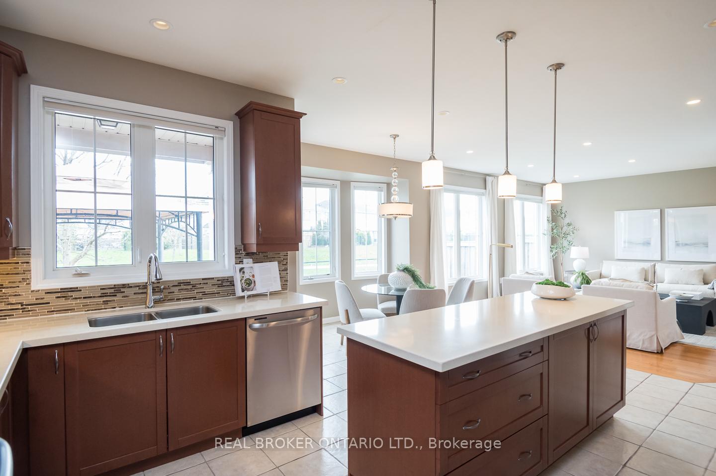 Photo 14 of 993 Kelman Court, Milton, Coates — HOMEH