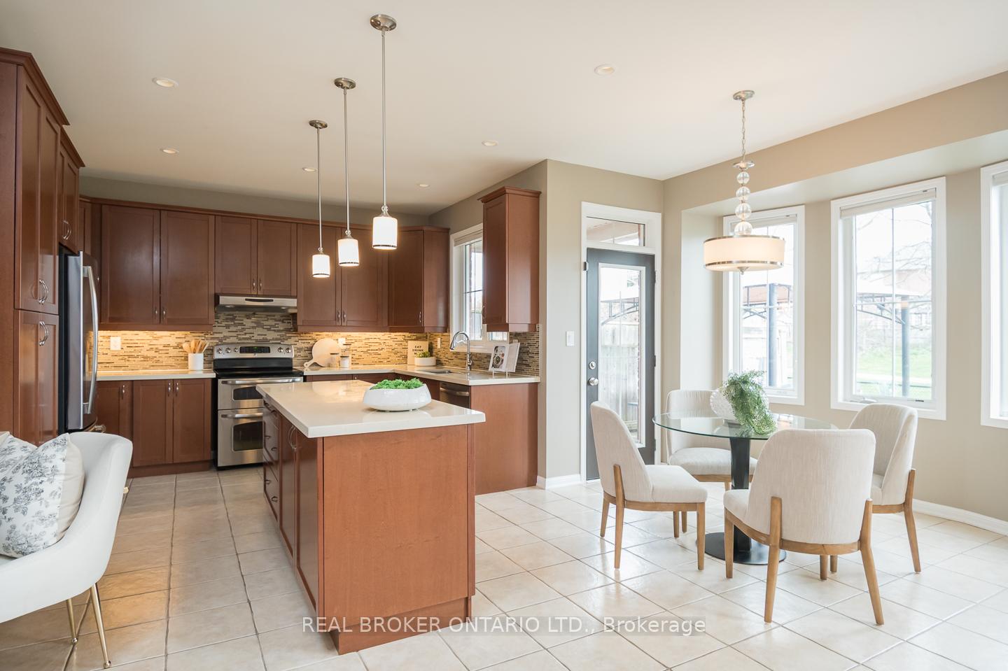 Photo 15 of 993 Kelman Court, Milton, Coates — HOMEH