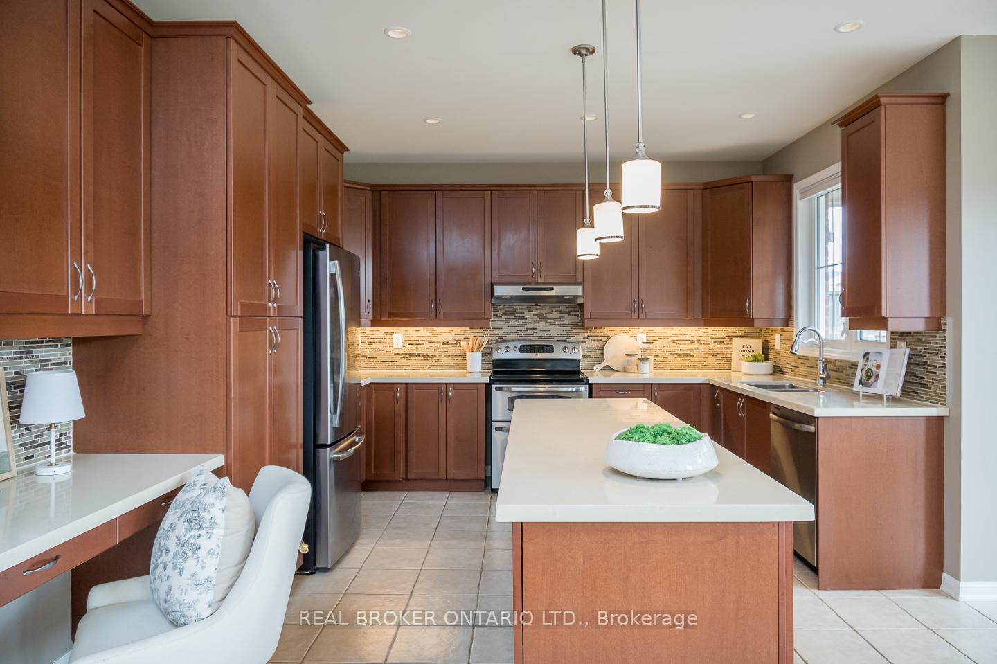 Photo 16 of 993 Kelman Court, Milton, Coates — HOMEH