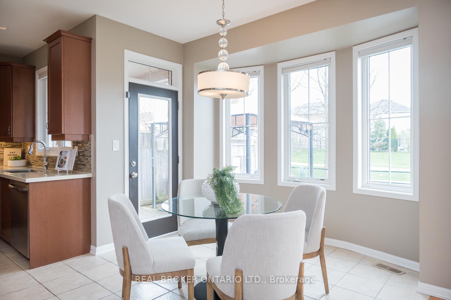 Photo 17 of 993 Kelman Court, Milton, Coates — HOMEH