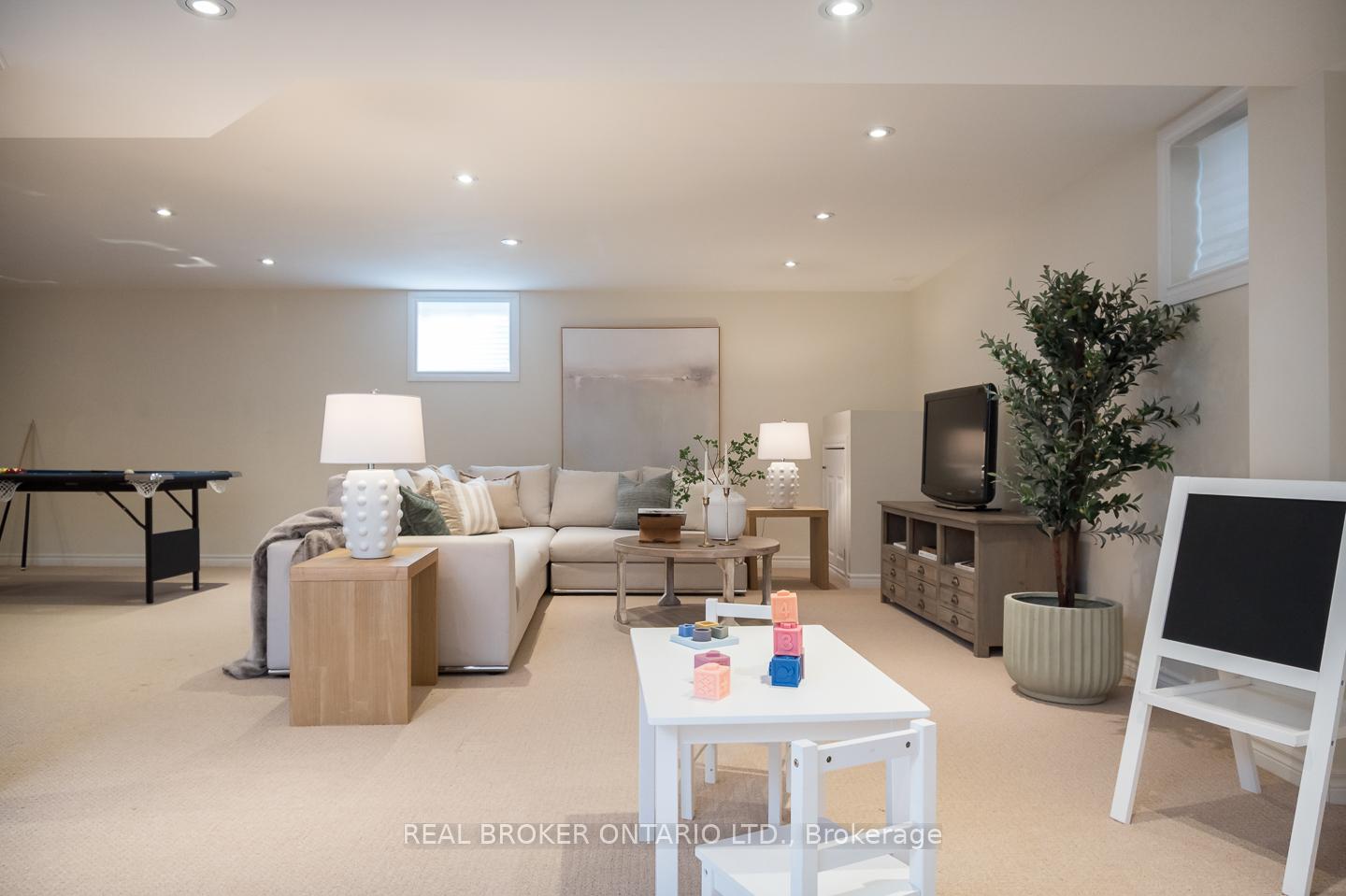 Photo 43 of 993 Kelman Court, Milton, Coates — HOMEH