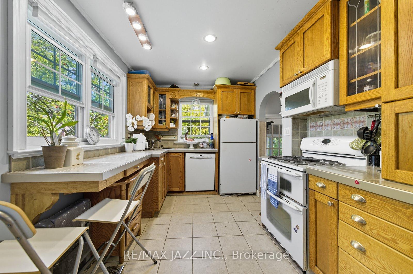 Photo 9 of 79 Lauder Road, Oshawa, O'Neill — HOMEH