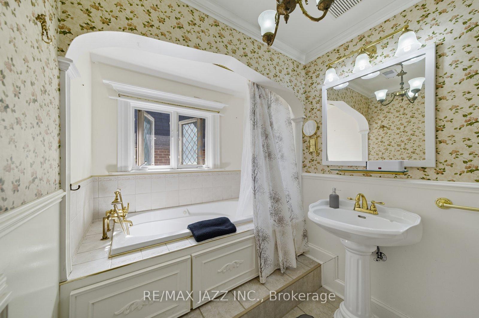 Photo 22 of 79 Lauder Road, Oshawa, O'Neill — HOMEH