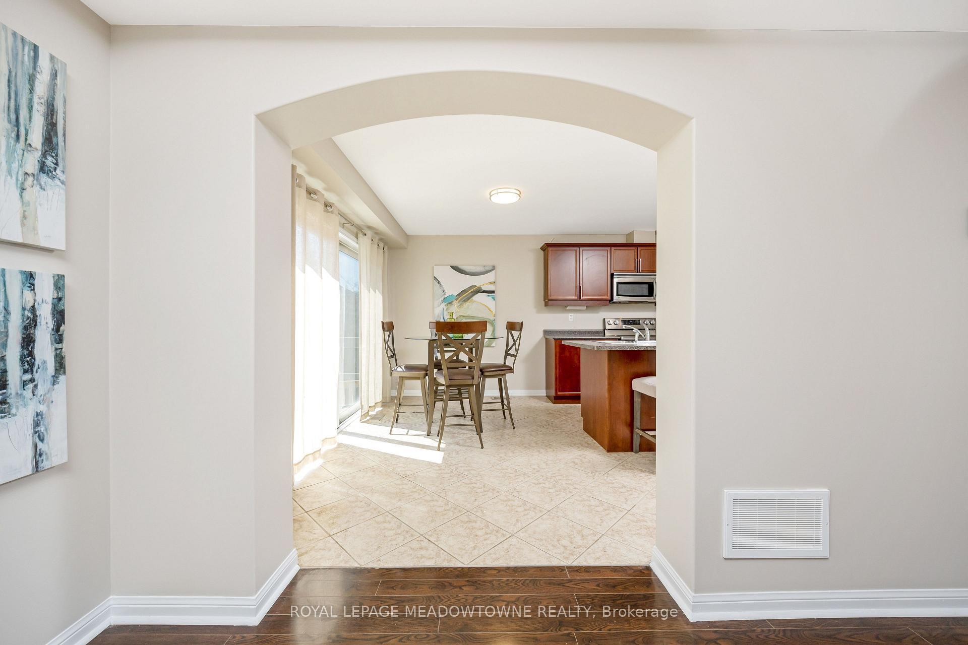 Photo 15 of 344 McDougall Crossing, Milton, Harrison — HOMEH