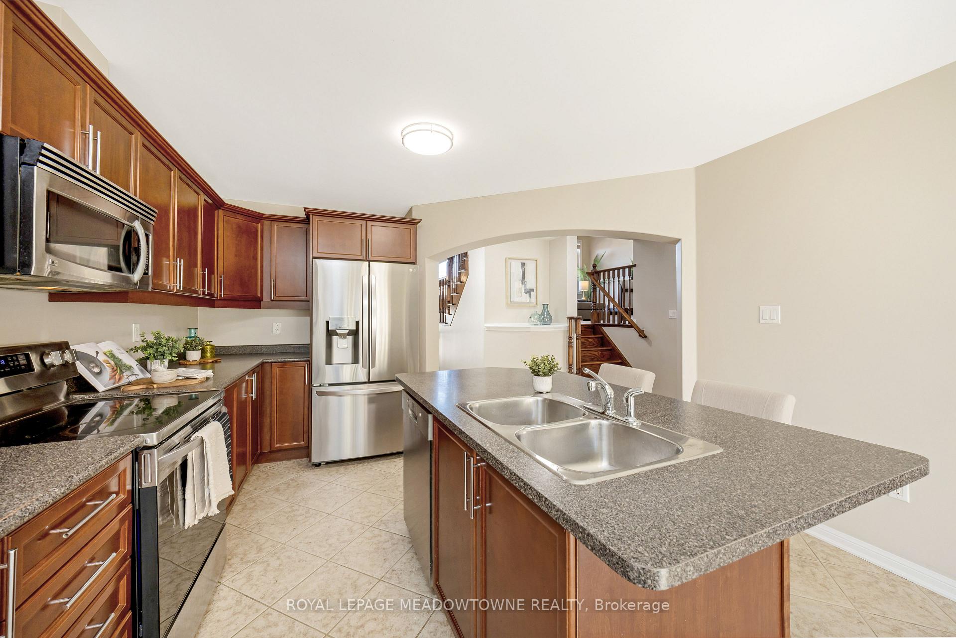 Photo 19 of 344 McDougall Crossing, Milton, Harrison — HOMEH