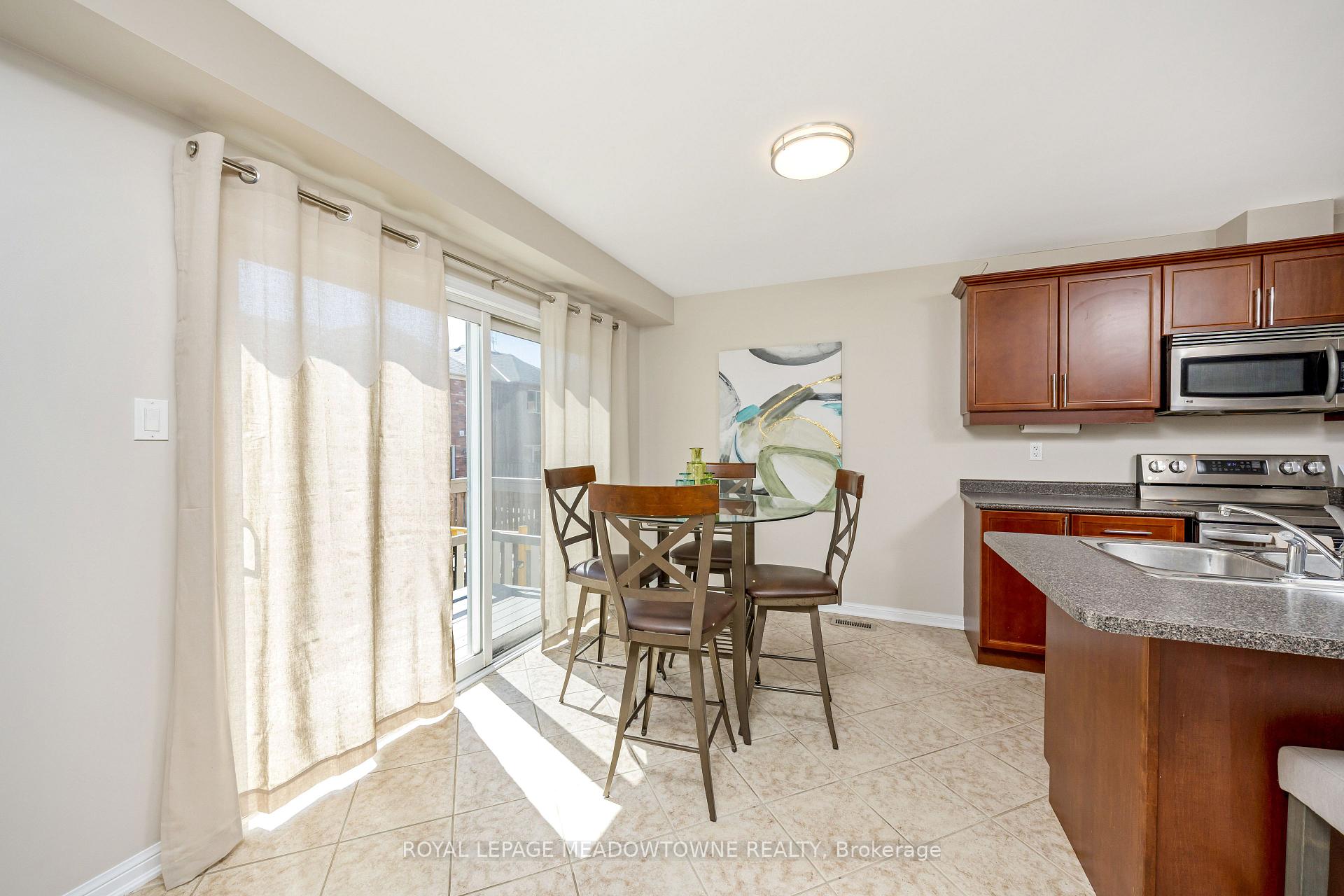 Photo 20 of 344 McDougall Crossing, Milton, Harrison — HOMEH