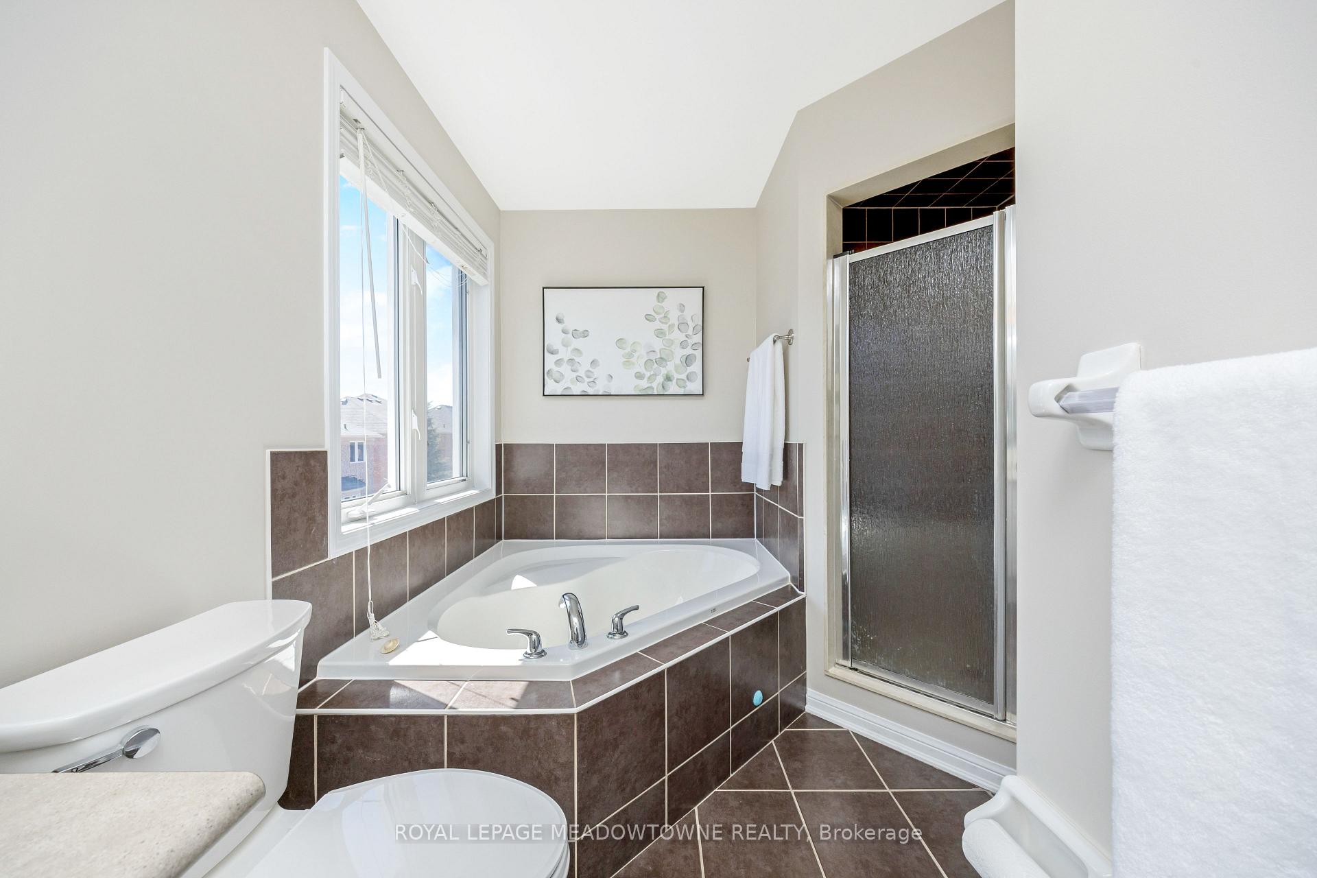 Photo 33 of 344 McDougall Crossing, Milton, Harrison — HOMEH