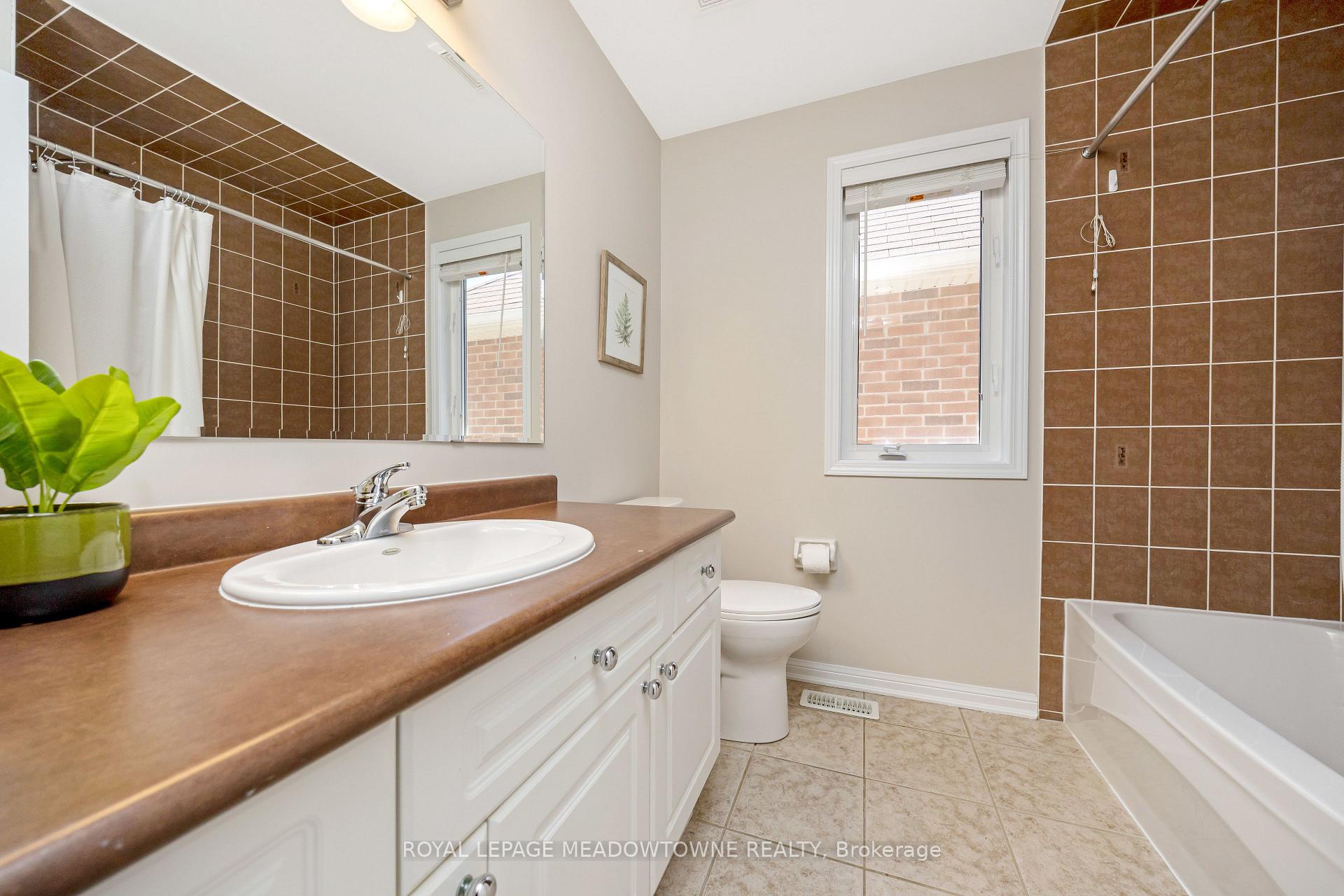 Photo 35 of 344 McDougall Crossing, Milton, Harrison — HOMEH