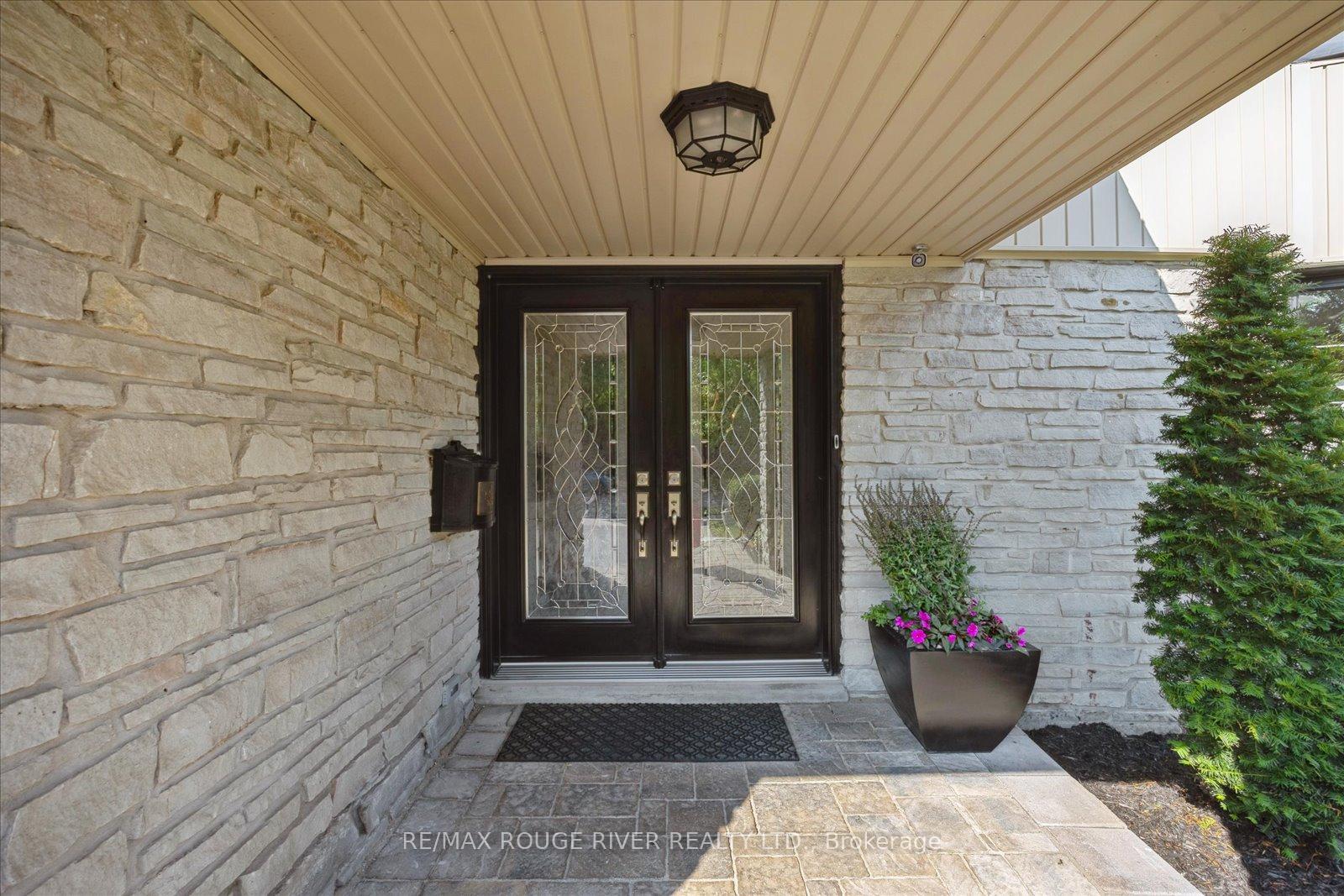 Photo 4 of 1797 Meadowview Avenue, Pickering, Amberlea — HOMEH
