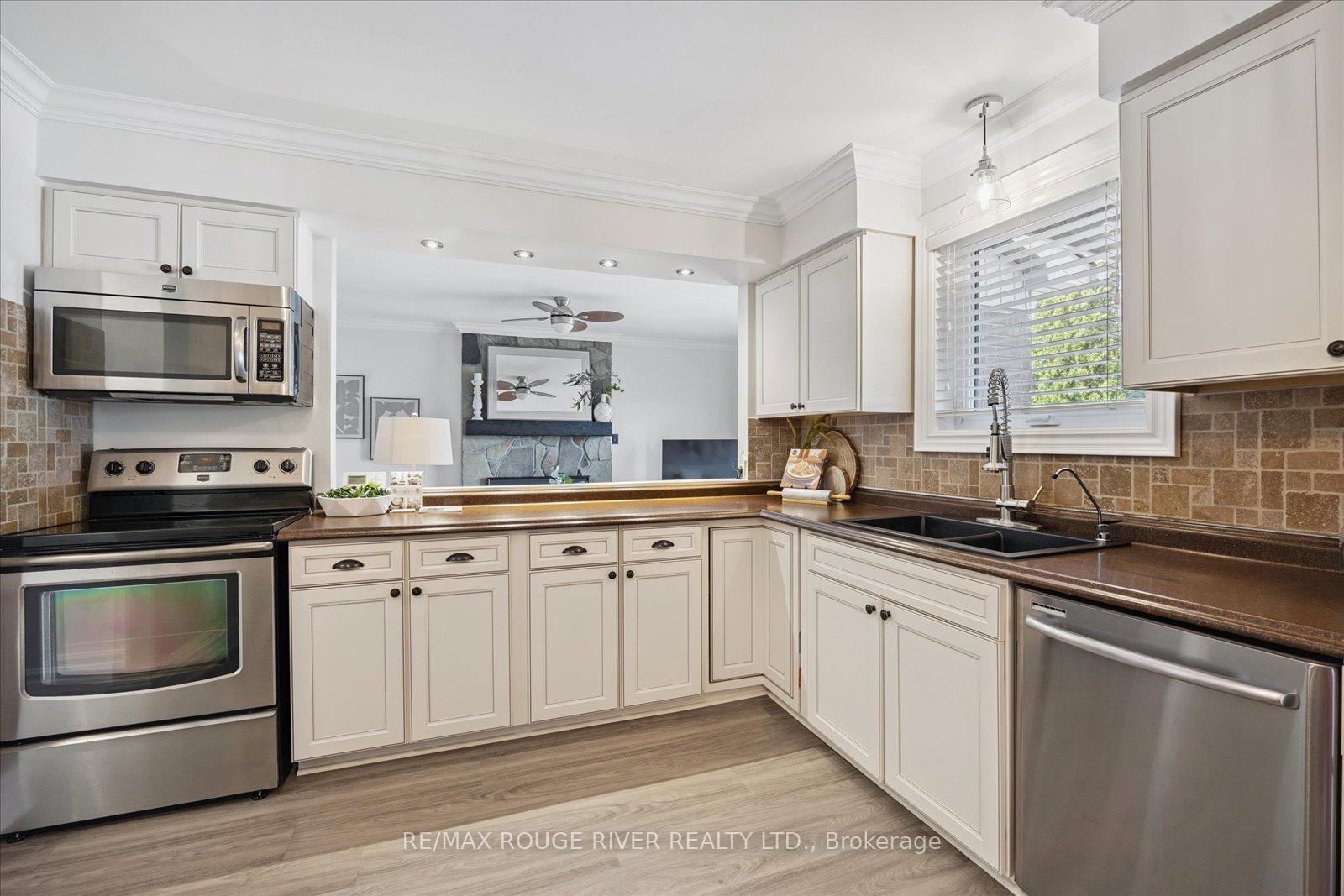 Photo 13 of 1797 Meadowview Avenue, Pickering, Amberlea — HOMEH