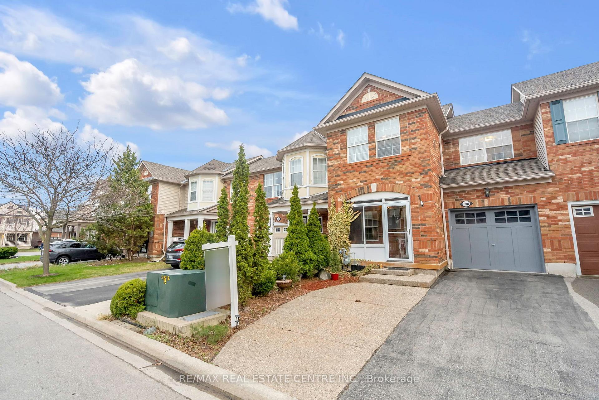 Photo 1 of 808 Mckay Crescent, Milton, Beaty — HOMEH