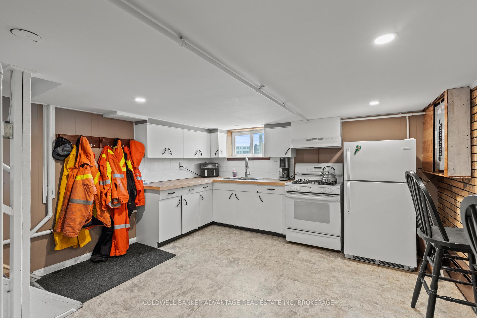 Photo 13 of 407 Steele Street, Port Colborne, Sugarloaf — HOMEH