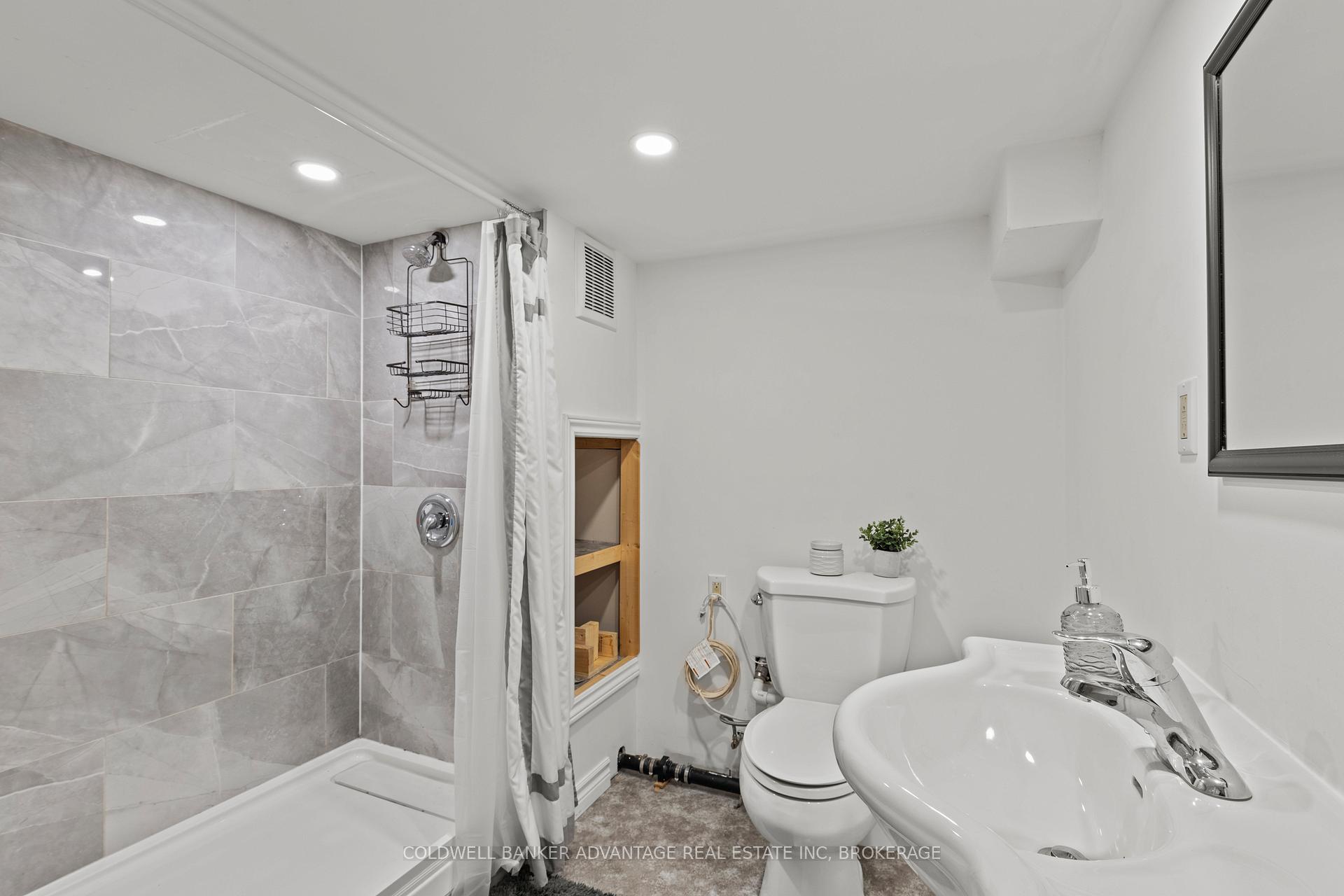 Photo 14 of 407 Steele Street, Port Colborne, Sugarloaf — HOMEH