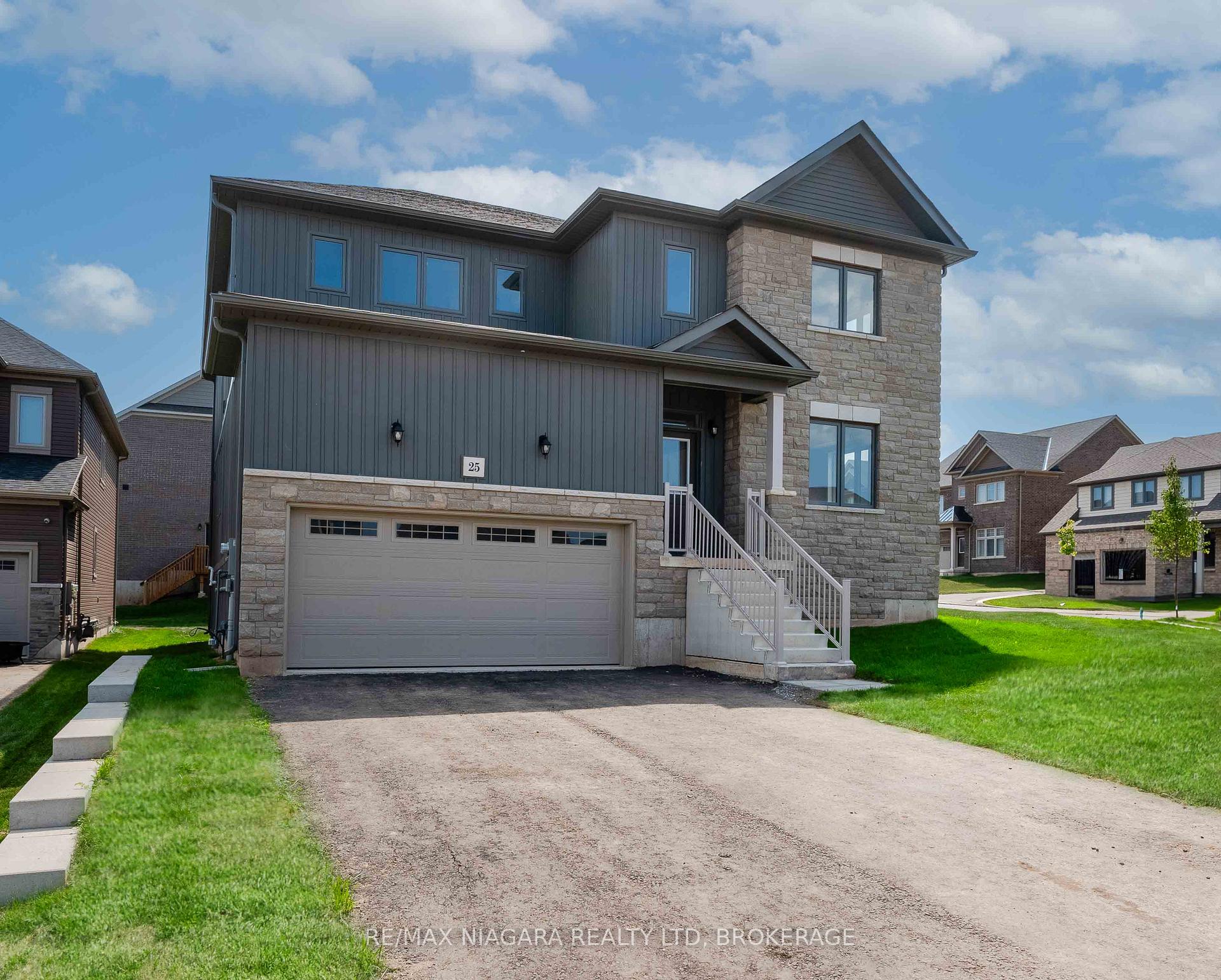 Front of 25 Oriole Crescent