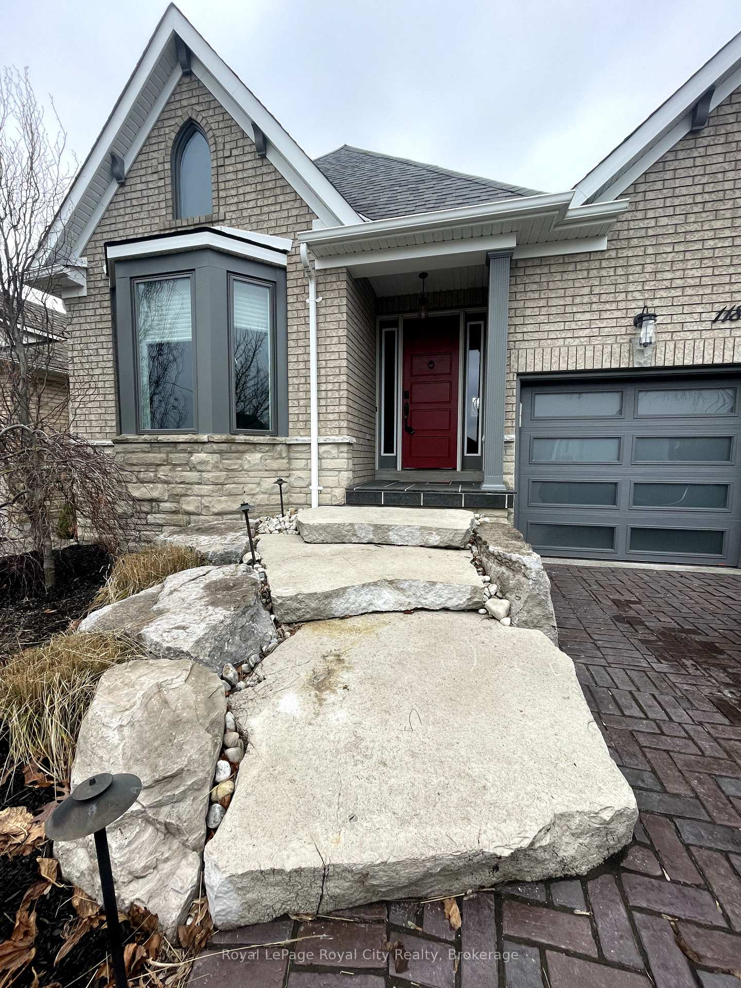 Photo 4 of 118 Aberfoyle Mill Crescent, Puslinch, Aberfoyle — HOMEH