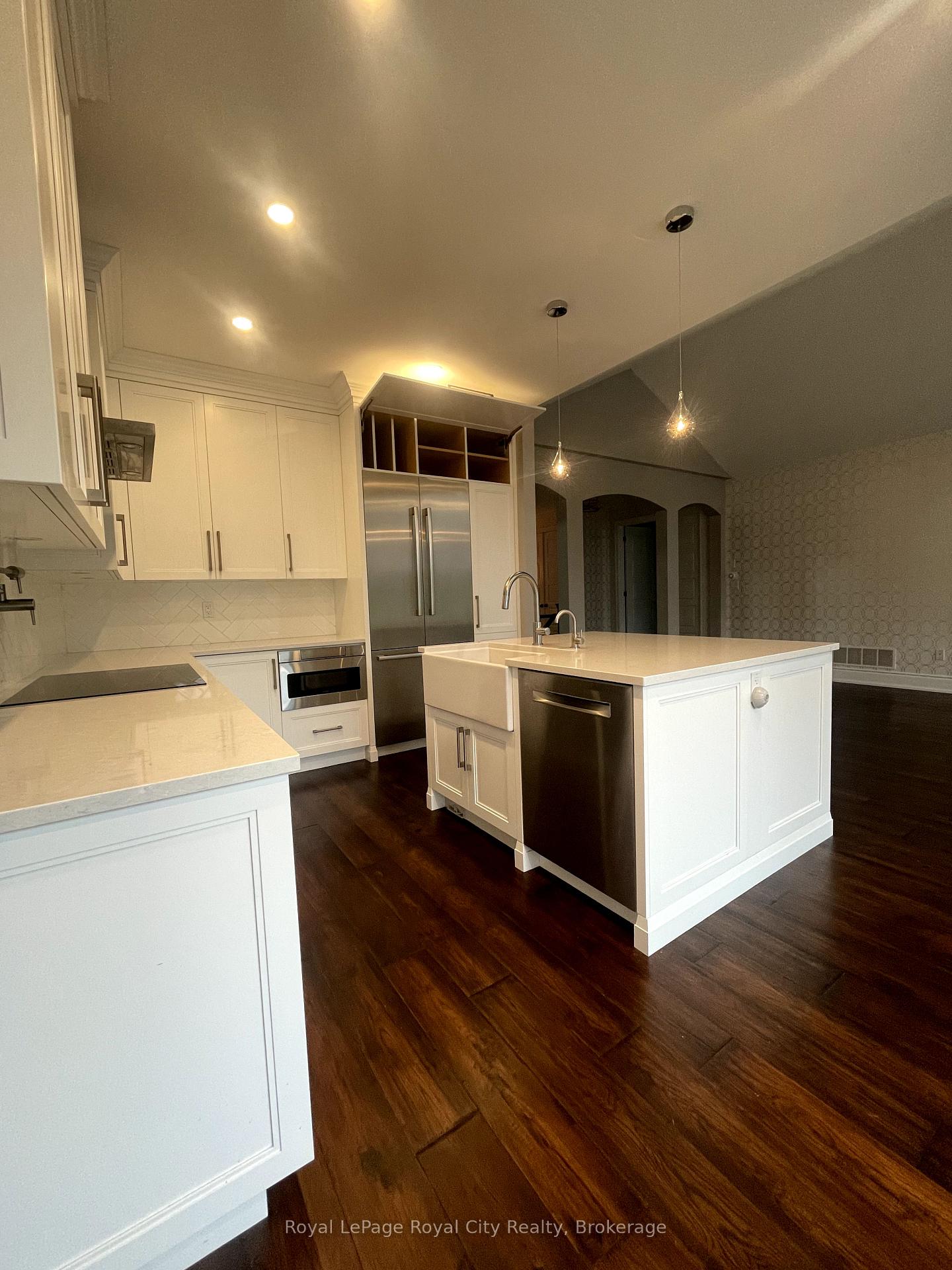 Photo 7 of 118 Aberfoyle Mill Crescent, Puslinch, Aberfoyle — HOMEH